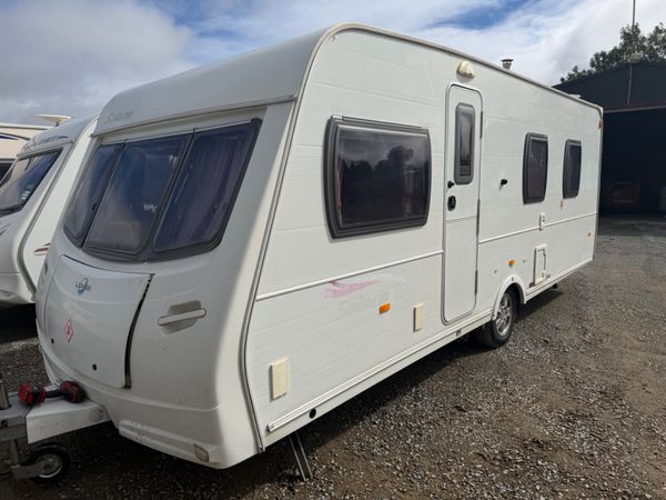 Beautiful island bed Caravan - Main image