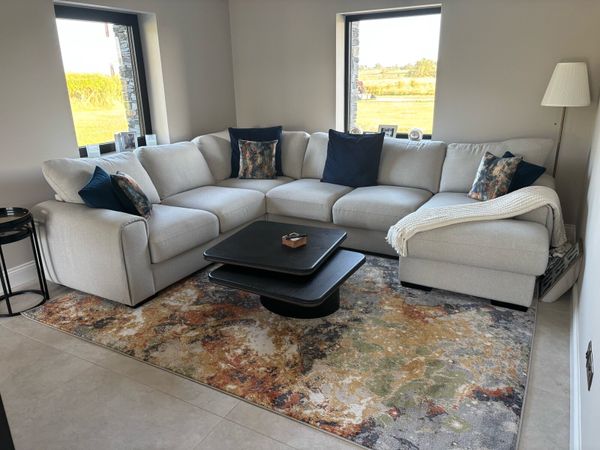 Castle Davitt Large Corner Sofa - Excellent cond - Main image