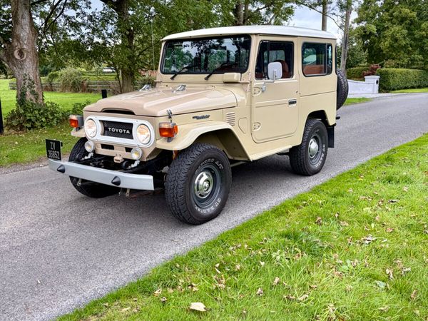 1977 Toyota FJ 40 LandCruiser - Main image
