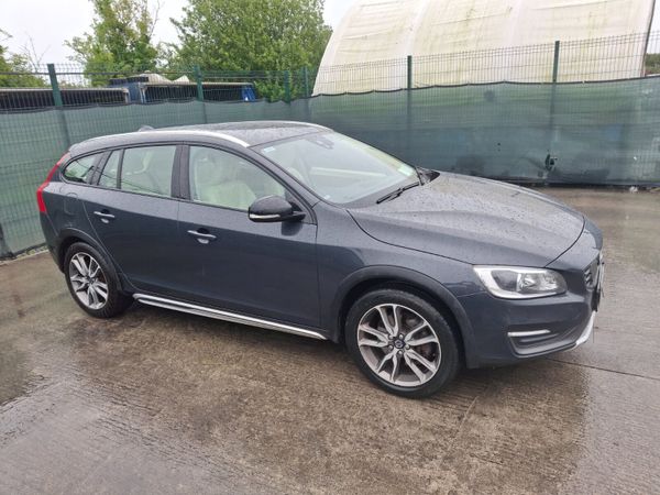 152 Volvo V60  Cross country  2.0 Diesel - Main image