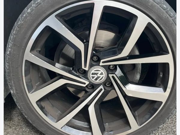 One 17” clubsport alloy - Main image