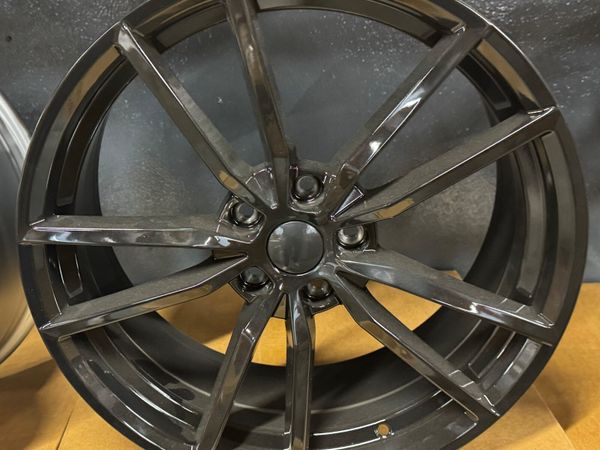 18” Petoria black 5x112 & tyres - Main image