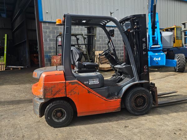 Forklift - Main image