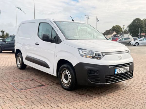 Fiat Doblo SWB 1.5 100HP 650KG 4DR - Main image