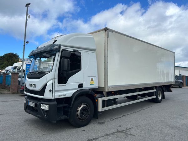 2020 iveco 180e25 18 ton box with tail lift - Main image