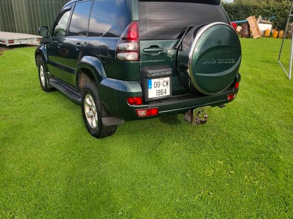 Toyota landcruiser lwb - Main image