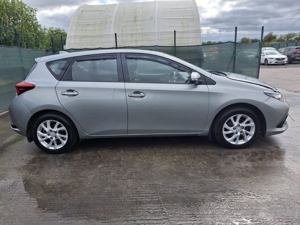 172 Toyota Auris 1.4D4D  Light Damage - Main image