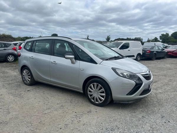 16 Opel zafira 1.6 diesel - Main image