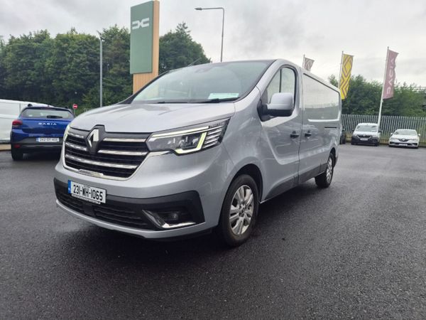 Renault Trafic LL30 BLUE DCI 150 SPORT PANEL - Main image