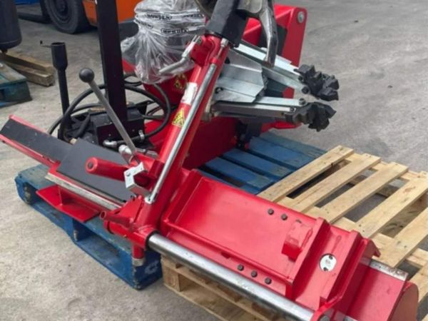 Taranto Tractor Tyre Changer 14" - 42" 400V - Main image