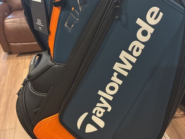 Taylormade Qi4d mid Tour Staff Golf Bag - Main image