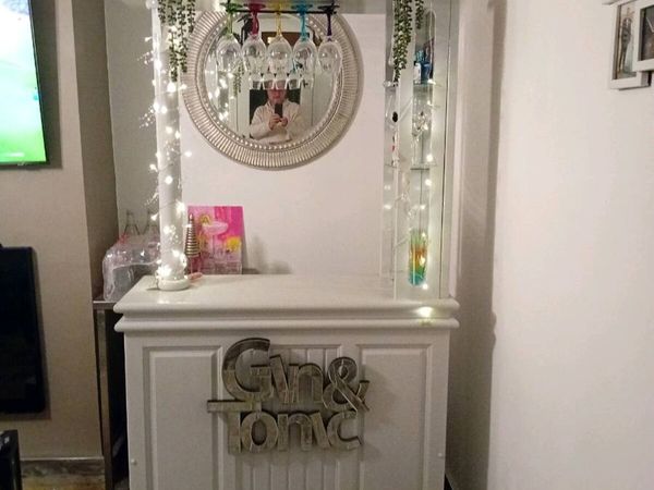 Home  Bar - Main image