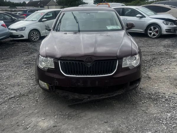 12 superb 2.0 Tdi auto 4x4 - Main image