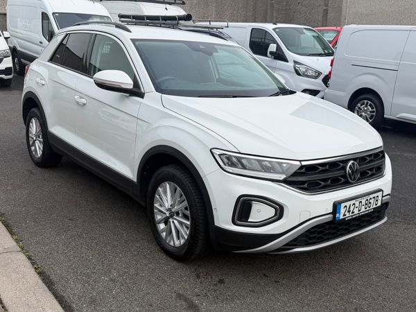 242 Volkswagen T Roc Commercial - Main image