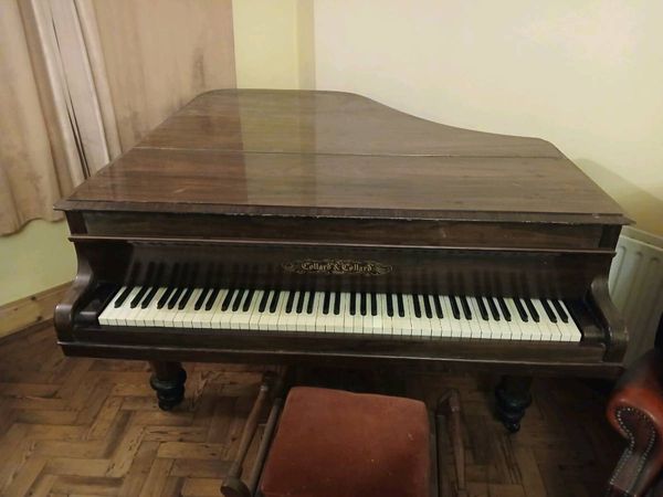 Baby Grand Piano,Chesterfield, Furniture,Antiques - Main image