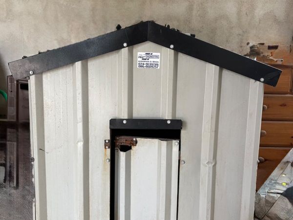 Dog house - Main image