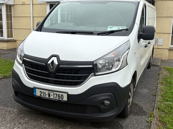 2021 Renault traffic LWB - Main image