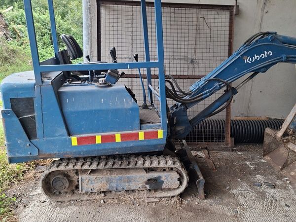 Mini digger 1.5 ton - Main image