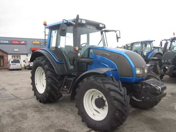 VALTRA N101..3000..HRS LIKE NEW. - Main image