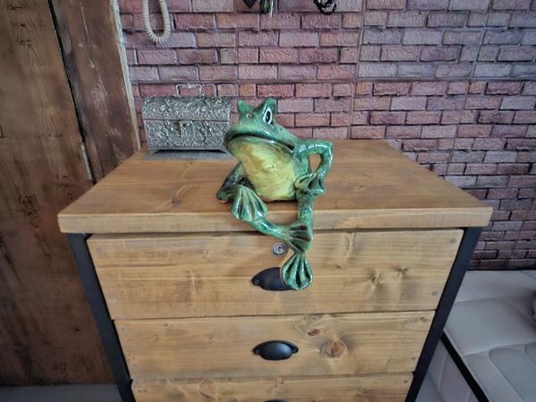 Big ceramic decorative frog - Main image