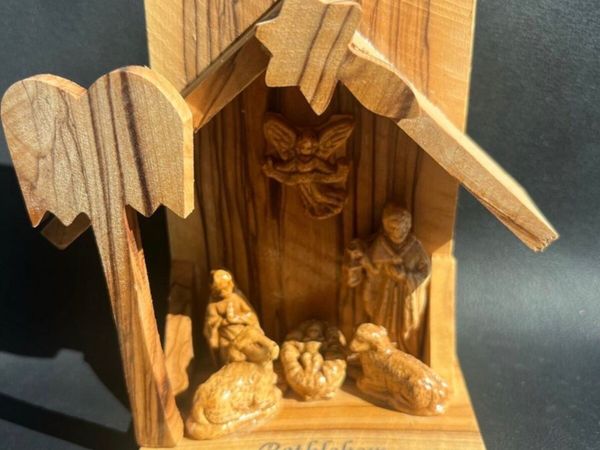 Hand-carved olive wood Nativity scene - Main image