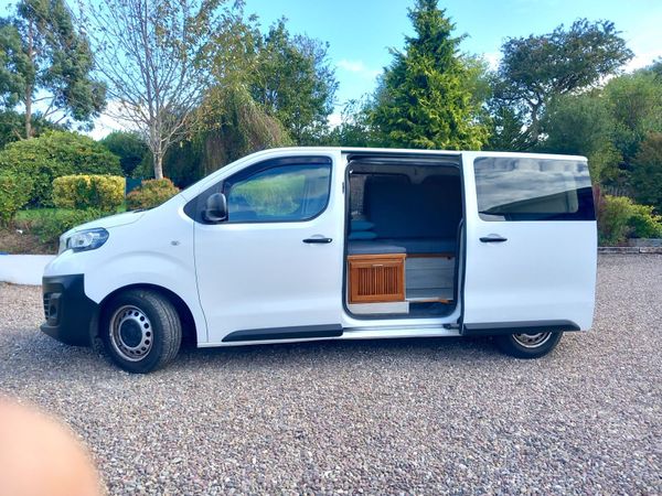 Peugeot Expert Camper Van 2019 reduced to €19,500 - Main image