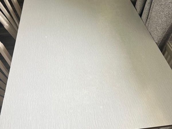 Tables and chairs - Main image