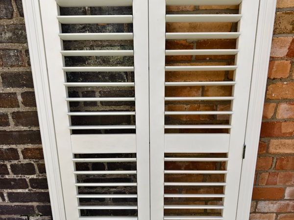 Vintage-style louvered internal window shutter - Main image