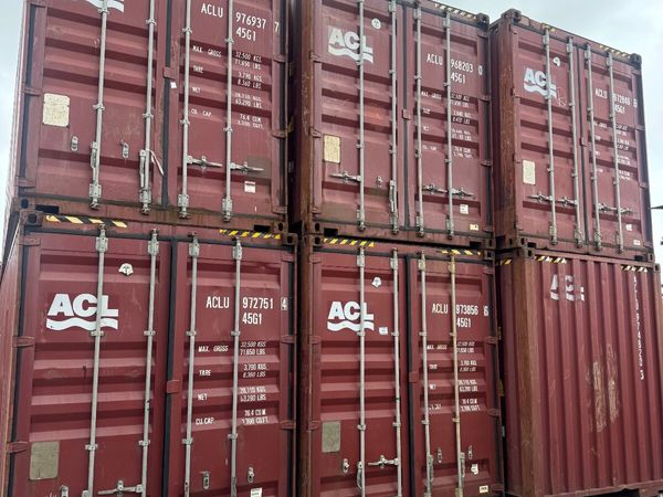40ft High Cube Shipping Containers – €1,650 + VAT - Main image