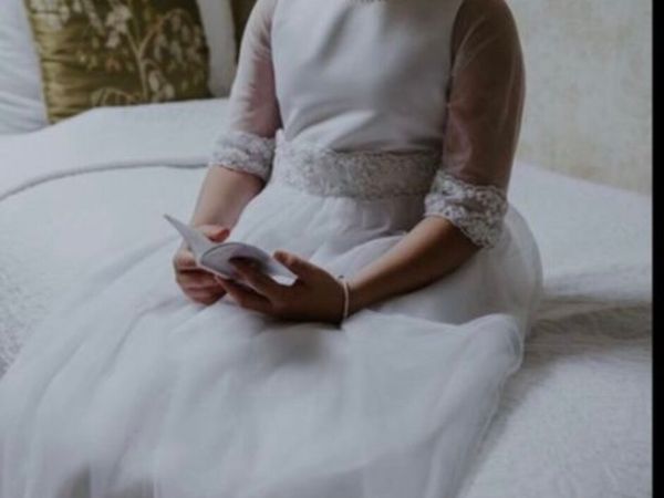 Communication Dress and headpiece - Main image