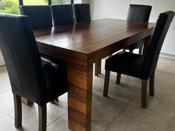 Dining table and chairs - Main image