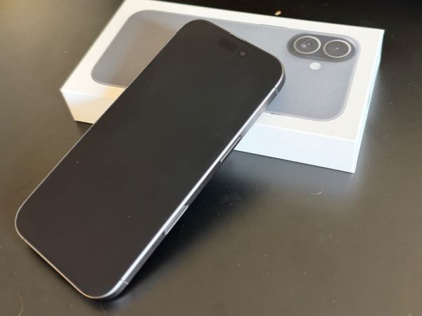 iPhone 17 256GB 100% battery - Main image