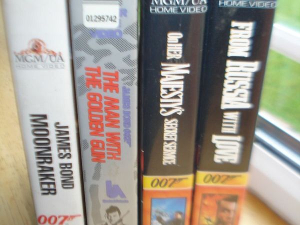 VINTAGE JAMES BOND 007 VHS TAPES. (5). - Main image