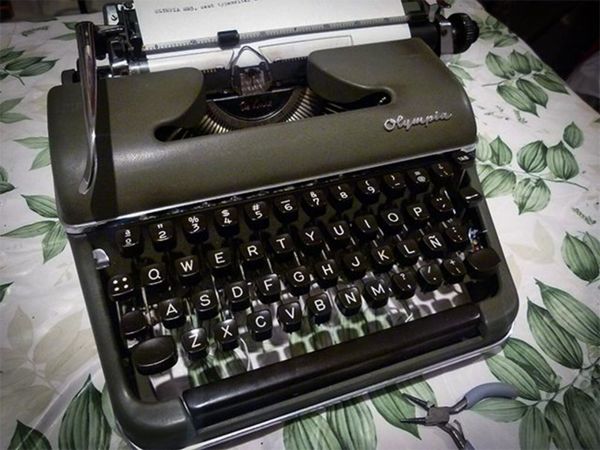 OLYMPIA SM3 typewriter - working order - Main image