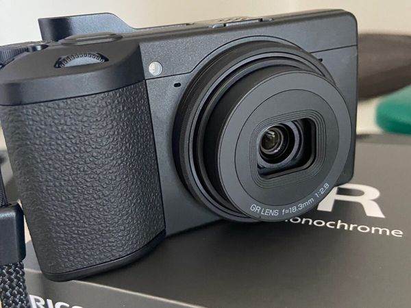 Ricoh GR IV Monochrom - Main image