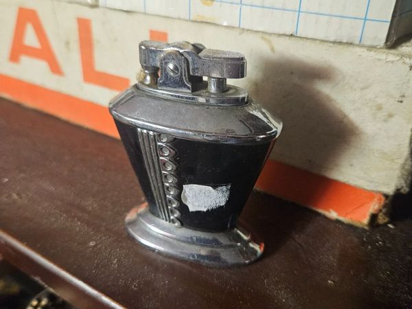 Vintage Retro Cigarette Lighter - Main image