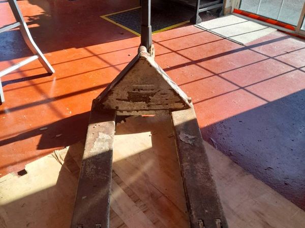 Pallet  truck - Main image