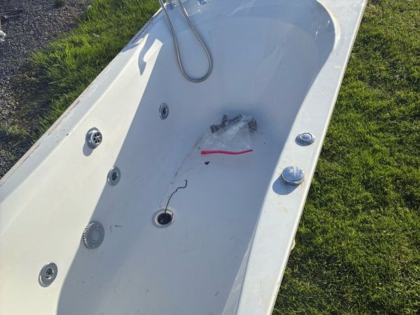 Jacuzzi bath - Main image