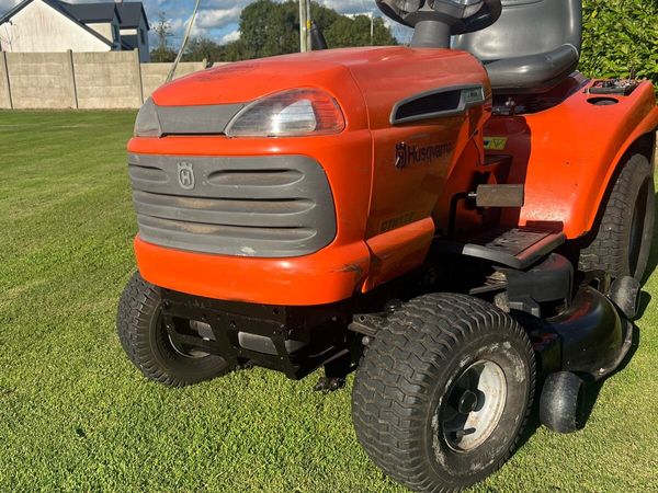Husqvarna C T H 172   42 inch deck - Main image