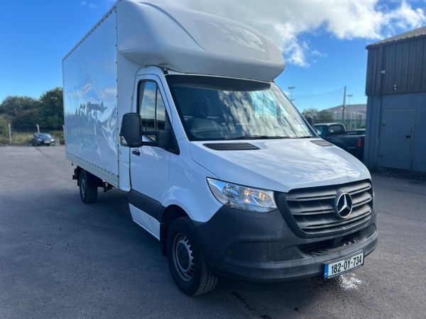 Mercedes-Benz Sprinter Luton body - Main image