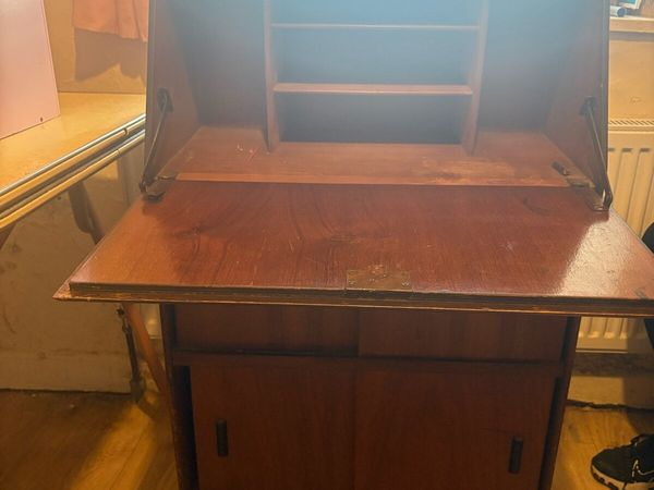 Writing bureau - Main image