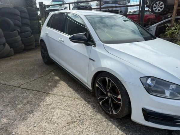 2014 VOLKSWAGEN GOLF 1.6L-D - Main image