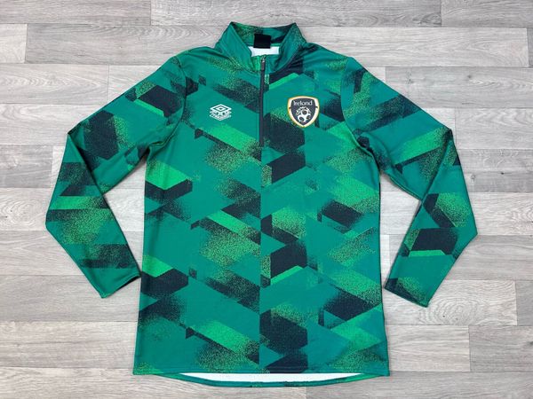 Umbro Ireland Football Half Zip Jumper Mens Large - Main image