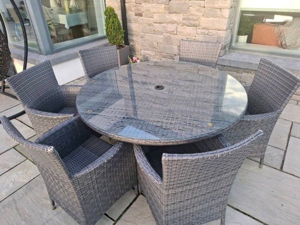 Rattan patio furniture - Main image