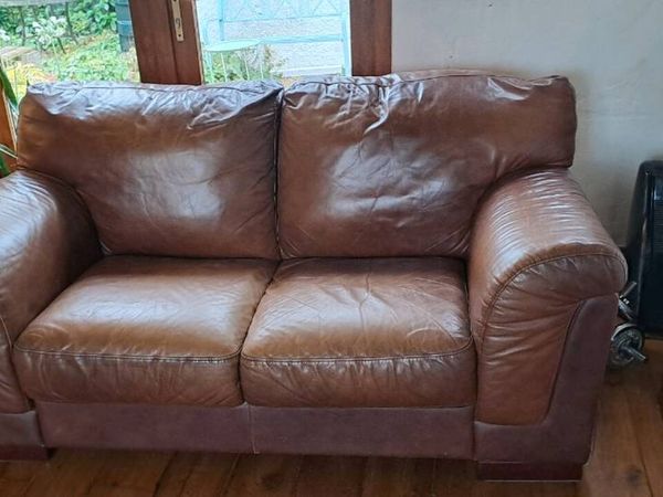 Leather 2 seater couch - Main image