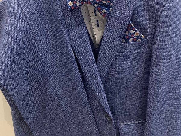 Beautiful 1880 Club Boys 4-Piece Communion suit - Main image
