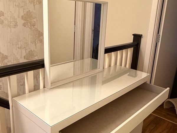 Malm Dressing table with Mirror - Main image