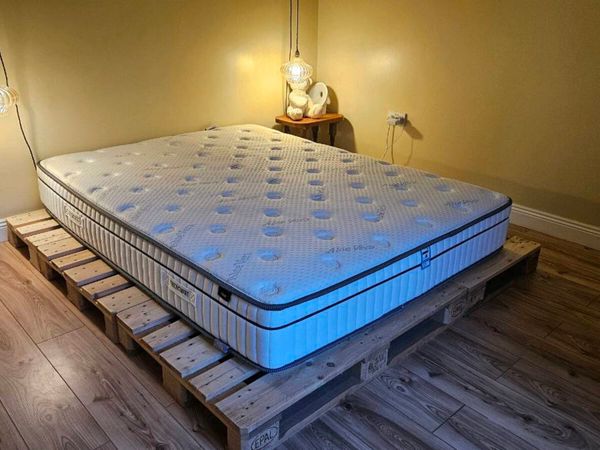 Irish King Size Mattress - Excellent condition - Main image