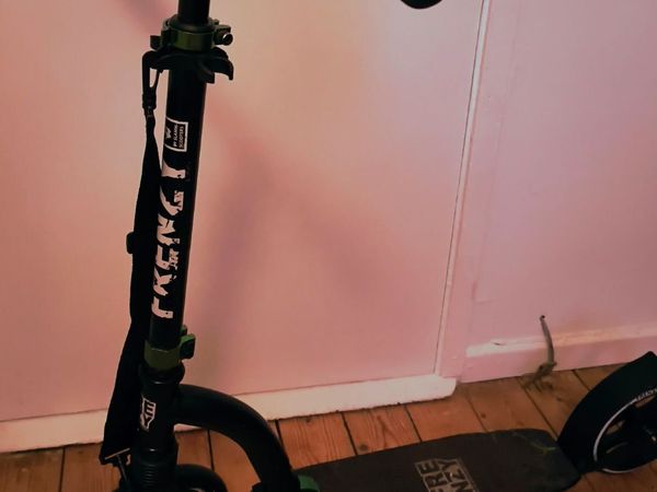 Adult FRENZY Scooter - Main image