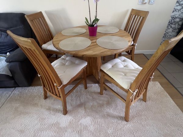 Wooden Extandable Table with 6 chairs - Main image